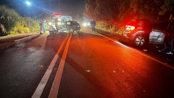 A vítima fatal resídia em Crissiumal e era condutor de um Peugeot emplacado em Horizontina; demais envolvidos tiveram ferimentos leves