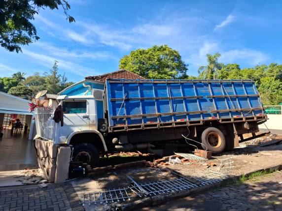 Apesar do susto, ninguém ficou ferido.