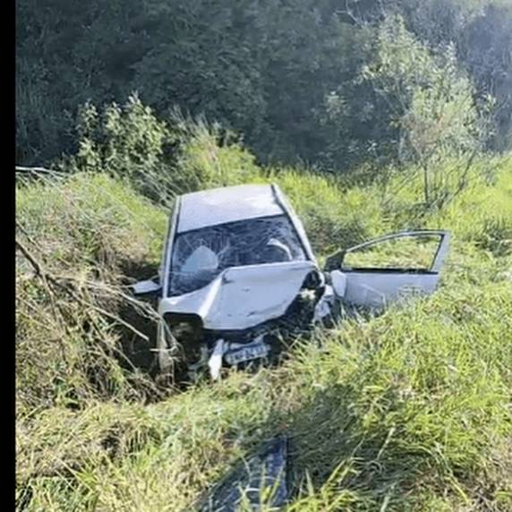 Os feridos foram encaminhados para atendimento médico em Passo Fundo.