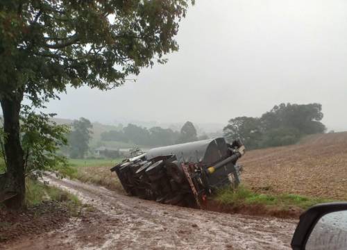 Acidente ocorreu na tarde dessa segunda-feira