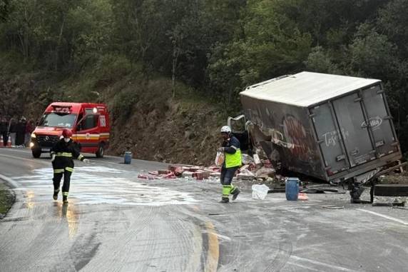 Não há previsão do trânsito ser liberado por completo no local