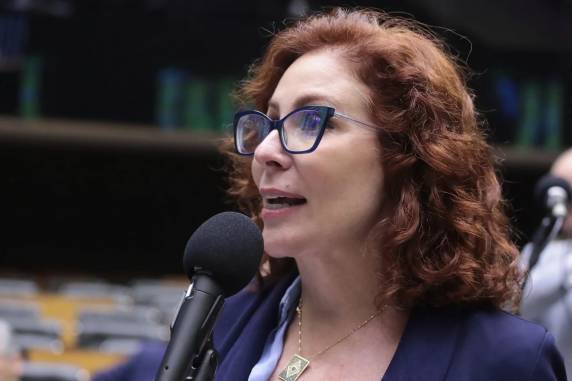 Primeira Turma julga recursos apresentados pela defesa da deputada contra a decisão que estipulou pena de 10 anos de prisão à parlamentar