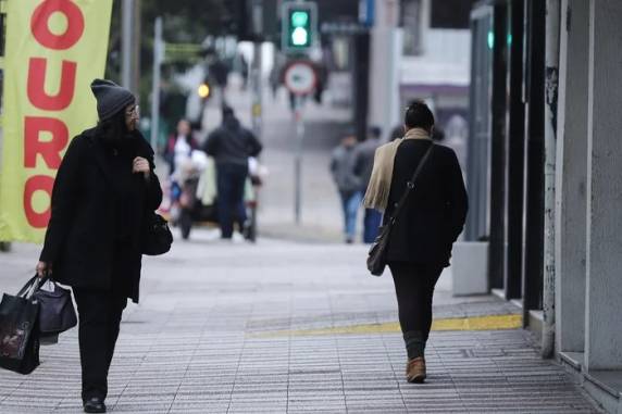 Mínimas devem atingir 3ºC na Campanha e 5ºC na Região Metropolitana, com sol predominando e chance de geada e nevoeiro