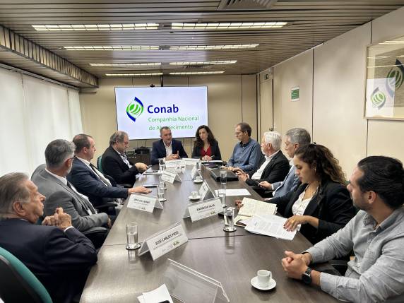 Encontro na sede da Conab, em Brasília, se aproxima do consenso sobre o melhor instrumento para compra do excedente de produção que formará estoque público