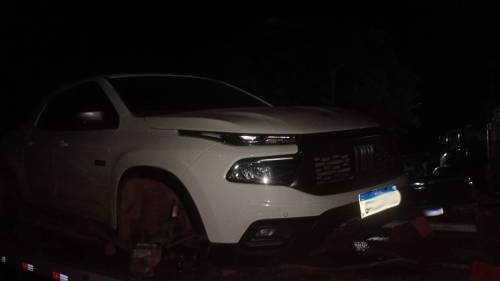 Fiat Toro usava placas de veículo Toyota Hilux