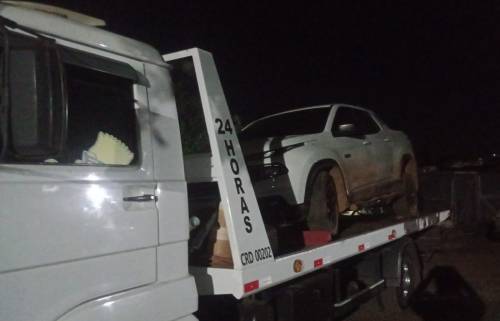 Fiat Toro usava placas de veículo Toyota Hilux