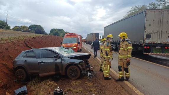 O condutor de um Polo, um homem de 41 anos, natural de Giruá, não resistiu aos ferimentos e morreu no local.
