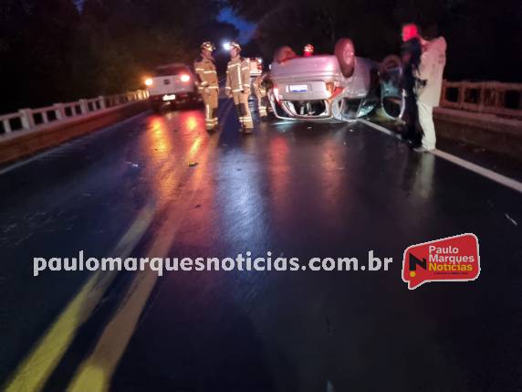 Uma jovem moradora de Humaitá ficou ferida; ela trafegava com o veículo no sentido Boa Vista do Buricá - Três de Maio.