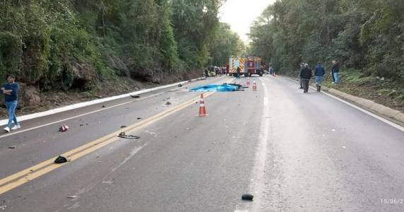 Um motociclista, de 28 anos, foi encontrado já sem sinais vitais.