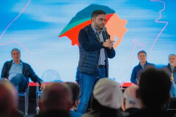 Lançamento de pré-candidaturas de Gabriel Souza e Luciano Zucco antecipam movimentações eleitorais