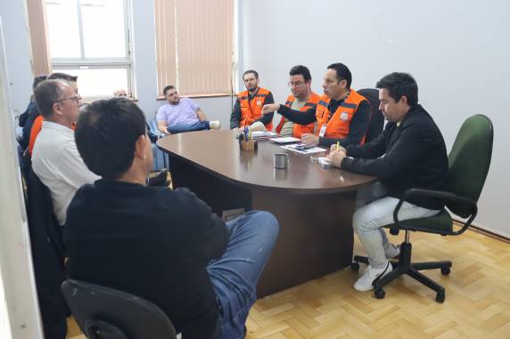 Municípios que enfrentam dificuldades em razão das chuvas podem acionar diretamente a Defesa Civil de Três de Maio