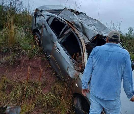 A ocorrência envolveu um automóvel Chevrolet Onix, com placas de Belo Horizonte (MG), e resultou na morte do condutor.