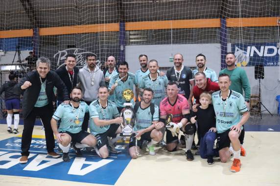 Além dos jogos, a noite foi marcada por um momento especial de reconhecimento