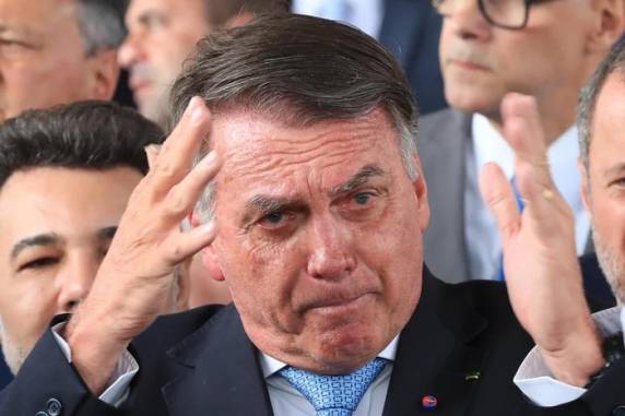 Ex-presidente participou de churrasco em Goiânia e teria outras agendas no Estado