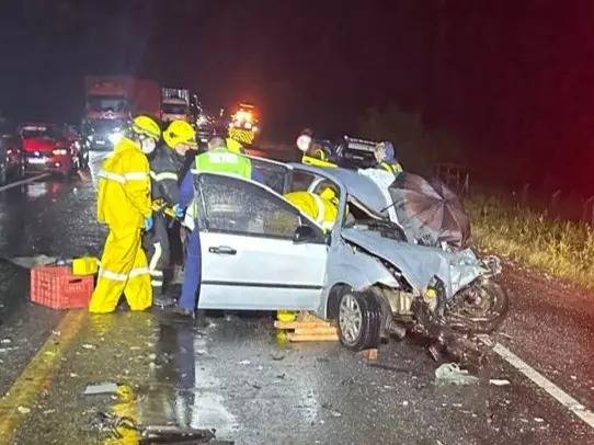 Outras três pessoas ficaram feridas