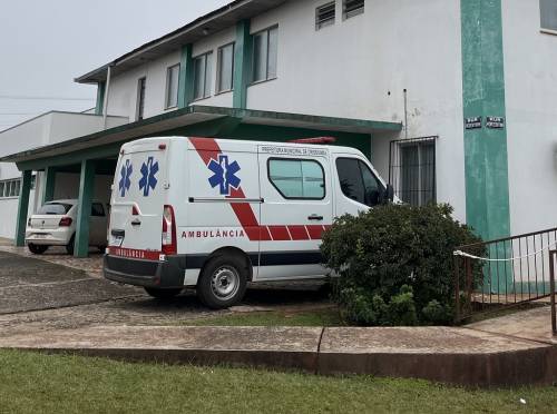 Colisão ocorreu no início da tarde desta segunda-feira