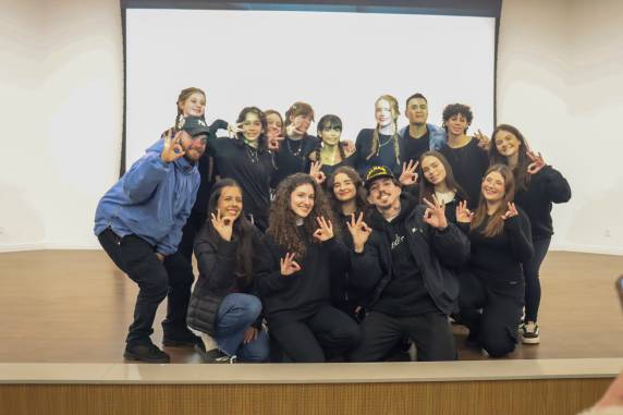 O evento emocionou os presentes com apresentações coreográficas envolventes