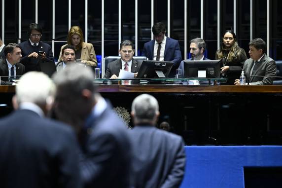 O texto apresentado prevê que nenhum Estado vai perder deputados e nove irão ganhar. Matéria retornou à Câmara e foi aprovada. Texto vai à sanção