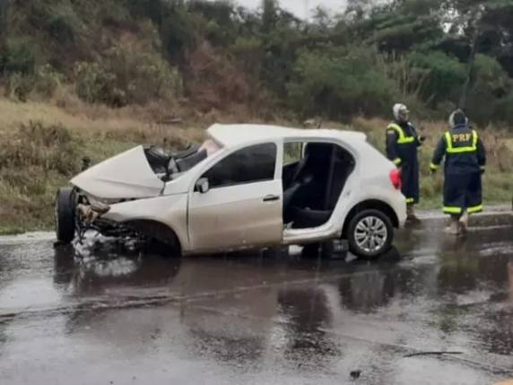 Colisão entre três veículos exigiu desencarceramento