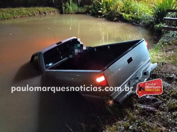 O Corpo de Bombeiros foi acionado para atender a ocorrência, porém, ao chegar no local, não encontrou nenhuma pessoa no interior do veículo.