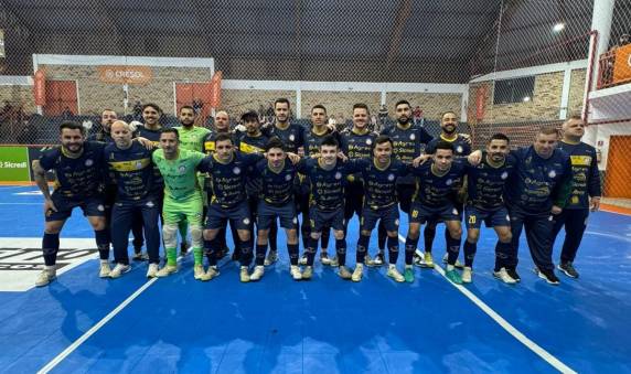 O resultado mantém o União na liderança invicta do Grupo B, com 9 pontos em três jogos, 100% de aproveitamento, 24 gols marcados e apenas 6 sofridos.