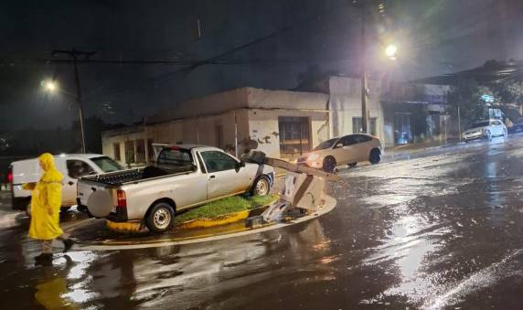 Chovia no momento do acidente