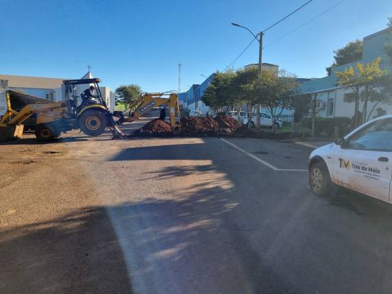 A intervenção tem como objetivo evitar alagamentos e proporcionar mais segurança e conforto para alunos, pais e servidores da escola.