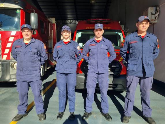 Mais do que combater incêndios, os bombeiros representam segurança e esperança nos momentos de maior dificuldade.
