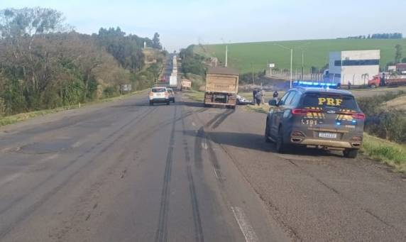 A Polícia Rodoviária Federal atendeu o acidente de trânsito no km 260 da BR-158