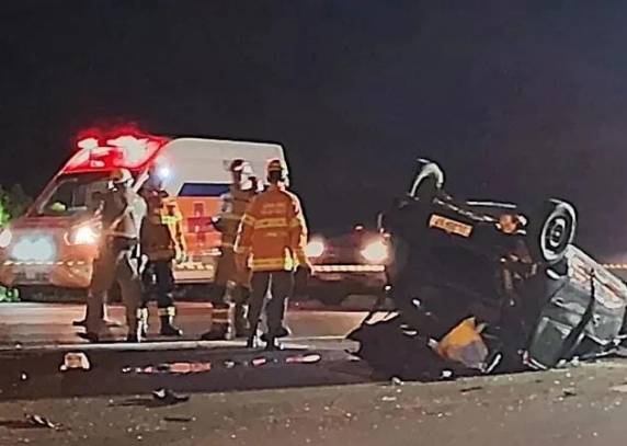 O fato ocorreu por volta das 18h30min, no quilômetro 21 da rodovia, nas proximidades do antigo salão de baile Bela Vista.