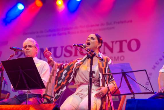 A expectativa da comissão organizadora é de superar os números da última edição, que contou com cerca de 600 músicas inscritas.