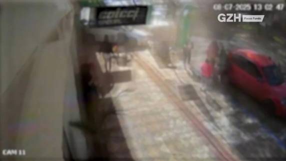 Acidente ocorreu na Avenida Maurício Cardoso. Condutor perdeu o controle do veículo e responderá por lesão corporal culposa