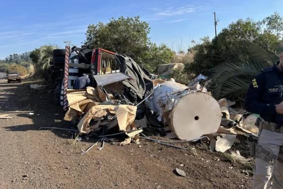 Agricultor que passava pelo local quase foi atingido por caminhão e escapou por pouco: ?Foi Deus que me salvou?