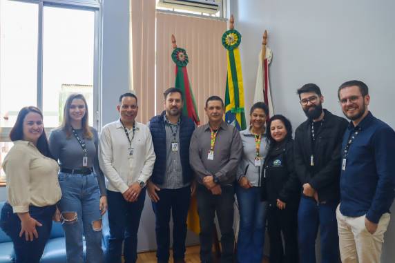 Durante a visita, os representantes trouxeram orientações importantes sobre a gestão dos recursos e procedimentos do programa