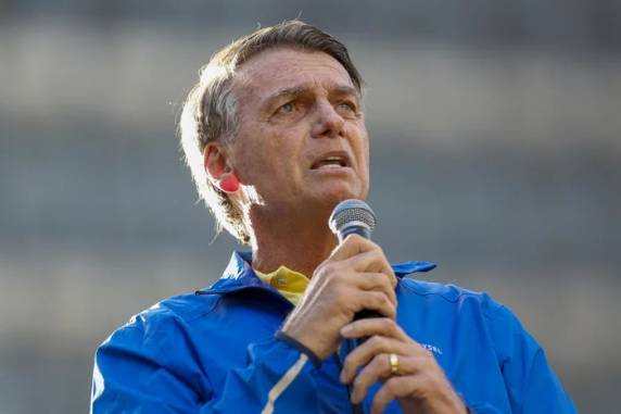 Ordens judiciais são executadas em Brasília, na casa do ex-presidente e em endereços do PL