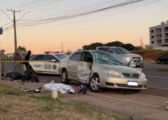 As vítimas estavam em uma moto que se envolveu em colisão com um automóvel