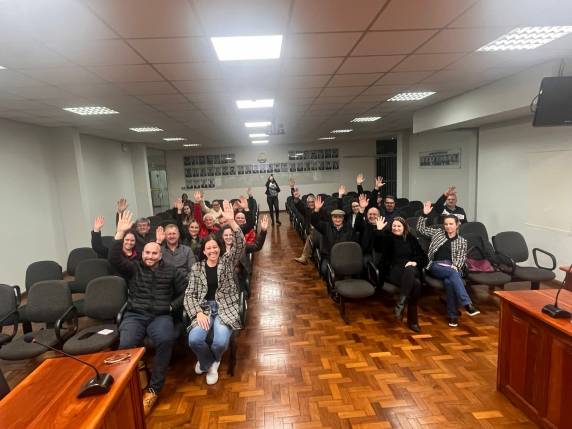 Audiência teve como foco o diálogo com artistas e lideranças sobre ações culturais para o município.