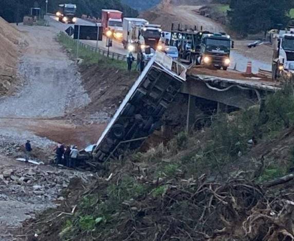 O acidente ocorreu sobre a ponte do Rio Espraiado, em Soledade.