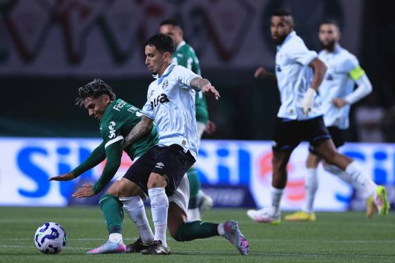 Equipe de Mano Menezes lutou, mas parou em Weverton enquanto que os comandados de Abel Ferreira abriram o placar aos dois minutos com Facundo Torres