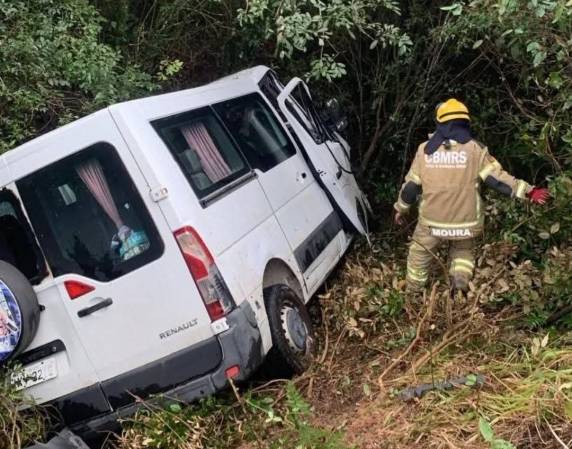 Dois passageiros ficam feridos e são encaminhados para o HSB