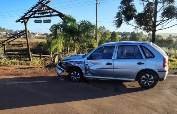 O acidente ocorreu no início da manhã desta terça-feira (29)