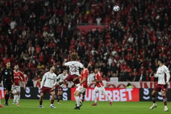 Colorado até teve volume de jogo, mas tomou gol cedo e viu time carioca ser mais efetivo em suas raras oportunidades no ataque