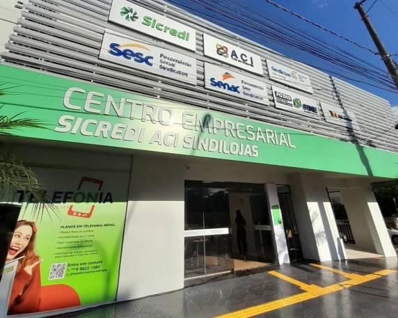 O serviço, que funciona junto ao Centro Empresarial - antigo prédio do Sicredi, no centro da cidade - passa a atender até as 18h30. A medida busca facilitar o acesso dos cidadãos que trabalham durante o dia e não conseguem comparecer no horário comercial.