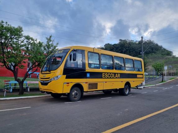 Durante a entrevista, o prefeito destacou avanços já percebidos pela comunidade, especialmente nas áreas da saúde e da educação, além de diversos projetos em andamento em benefício da população.