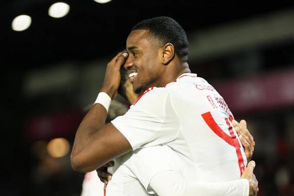 Colorado fez 3 a 1 em Bragança Paulista, neste sábado (9), e arrefeceu clima de tensão após a eliminação para o Fluminense pela Copa do Brasil