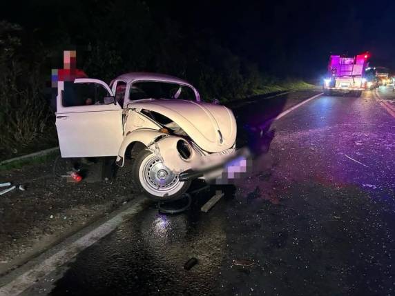 A ocorrência envolveu um Volkswagen Fusca, com placas Mercosul, e um Volkswagen T-Cross, ambos emplacados em Gravataí.