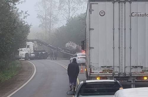 Acidente ocorreu na manhã deste domingo