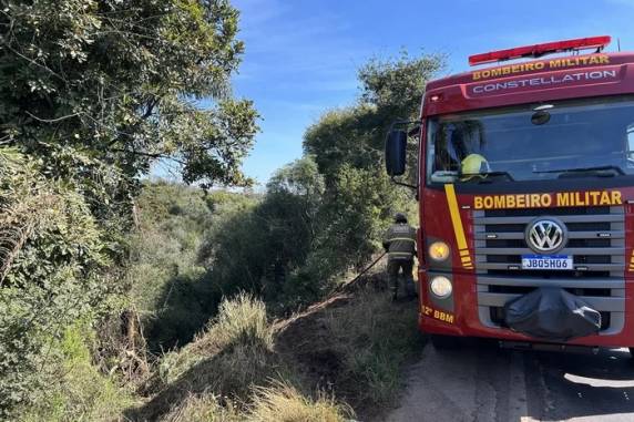 A Polícia Civil registrou o caso como homicídio culposo, uma vez que o condutor do carro teria tentado tirar a própria vida ao provocar o acidente
