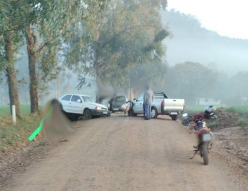 A colisão envolveu dois veículos e aconteceu nas proximidades da Igreja IECB, em Lajeado Progresso