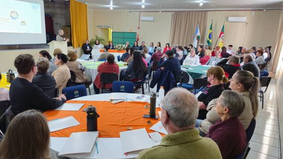 O encontro destacou as duas décadas do Sistema Único de Assistência Social (SUAS) e sua importância na garantia de direitos e promoção da cidadania.